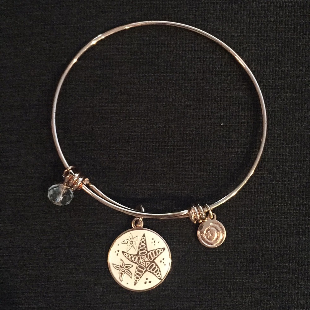 NEW starfish kisses bangle bracelet